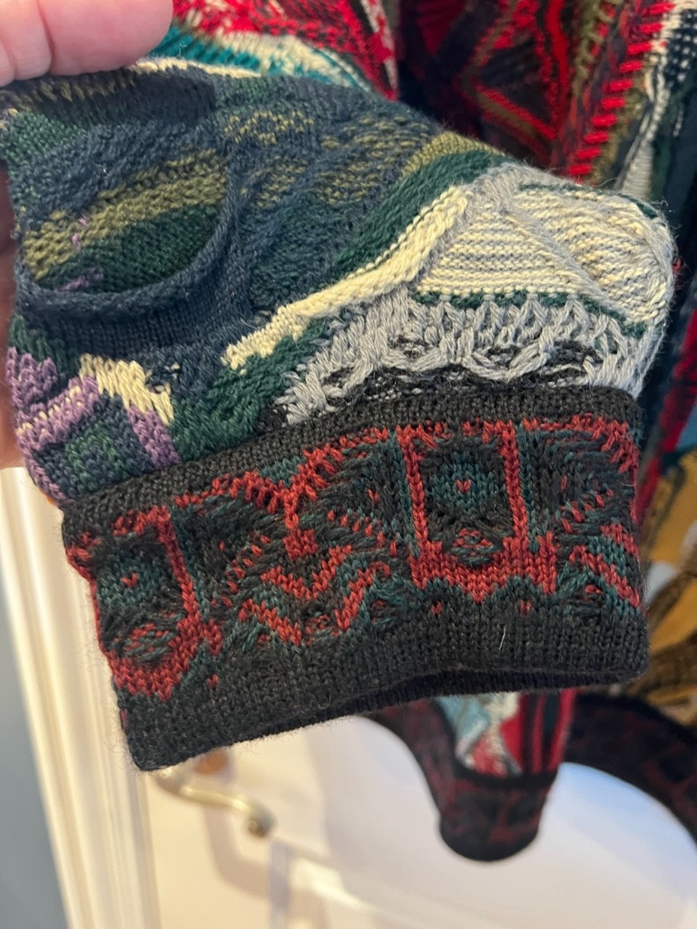 COOGI Multicolor V-Neck Knit Sweater Size Large  Excellent 
RARE - Picture 15 of 16